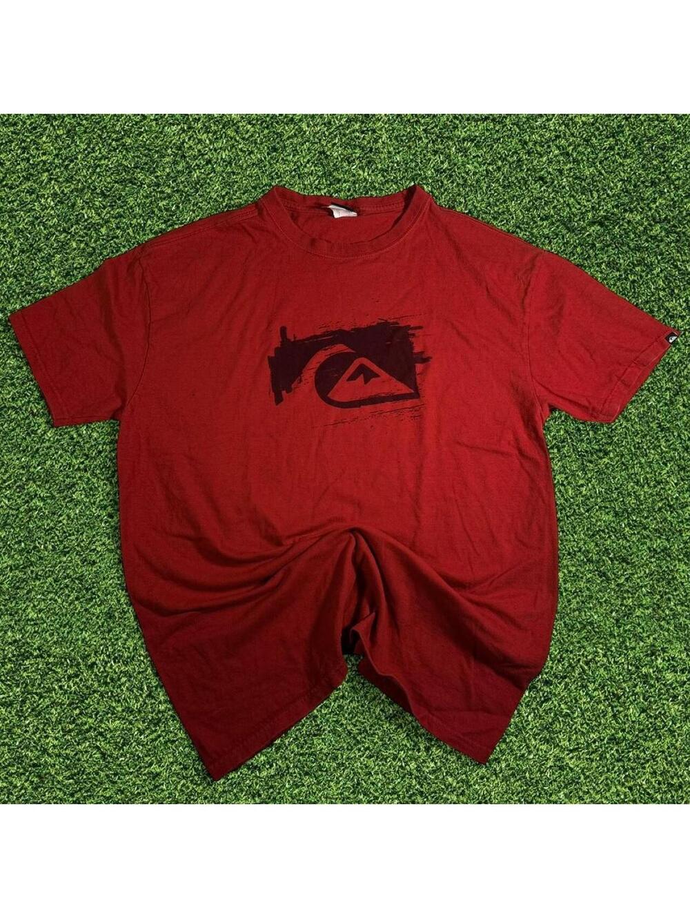 Y2K Vintage Quiksilver Red Cotton T-Shirt Size L